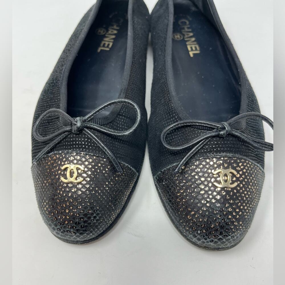 Chanel Ballet Cap Toe CC Black Textured Leather and Suede gold CC size 39.5 EU - Picture 7 of 9